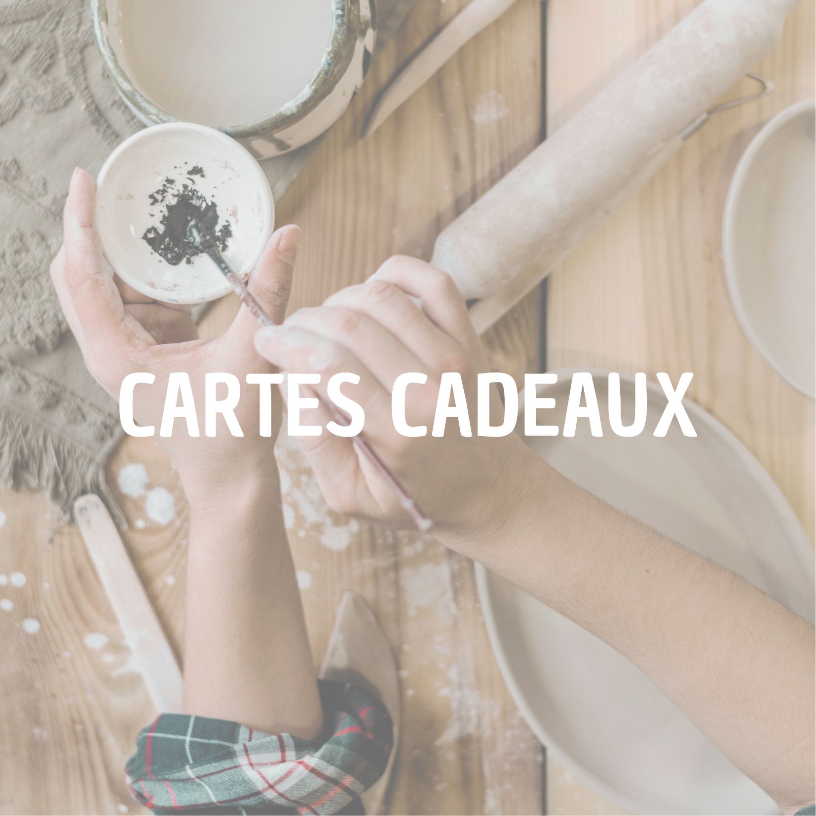 Artygala vous propose de profiter ou d'offrir des cartes cadeaux pour réalisés des ateliers de céramique et/ou de poterie sur Bordeaux.